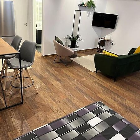 Industrial Studio / Alios 4 / Hilton Area Athena Bagian luar foto
